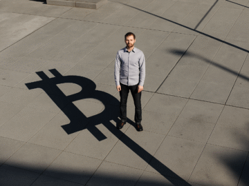 Stefan Thomas with only a shadow of his BTC - HOLDawards submission
